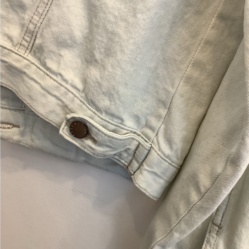Forever 21 Denim Jacket - Picture 4 of 6